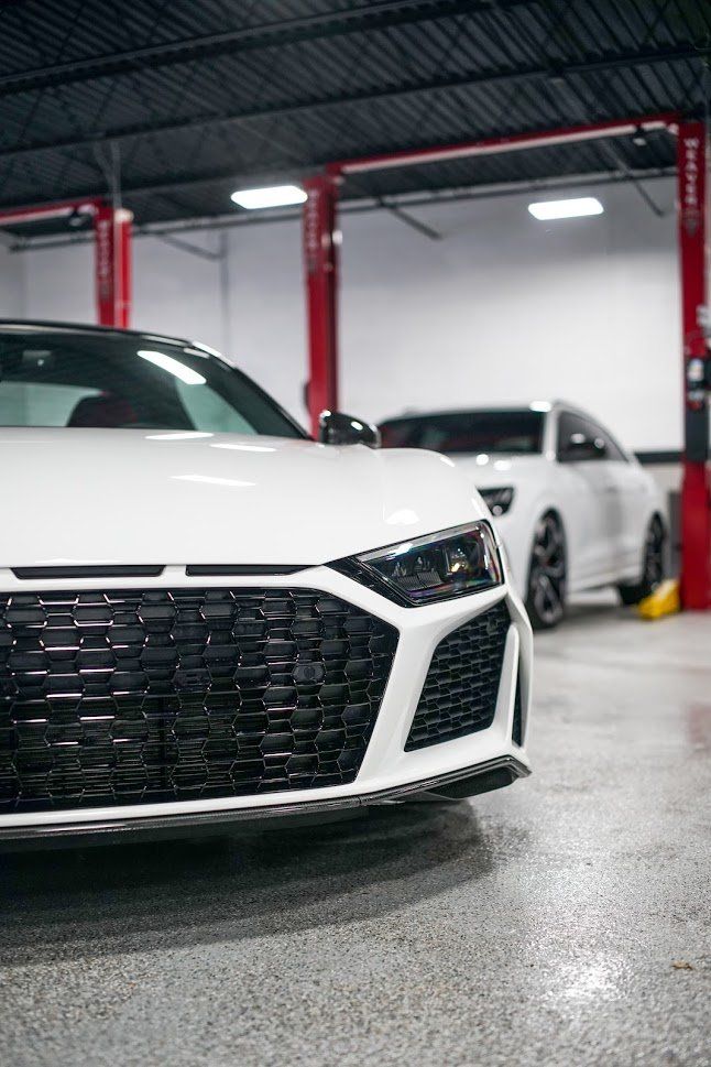 White Audi R8