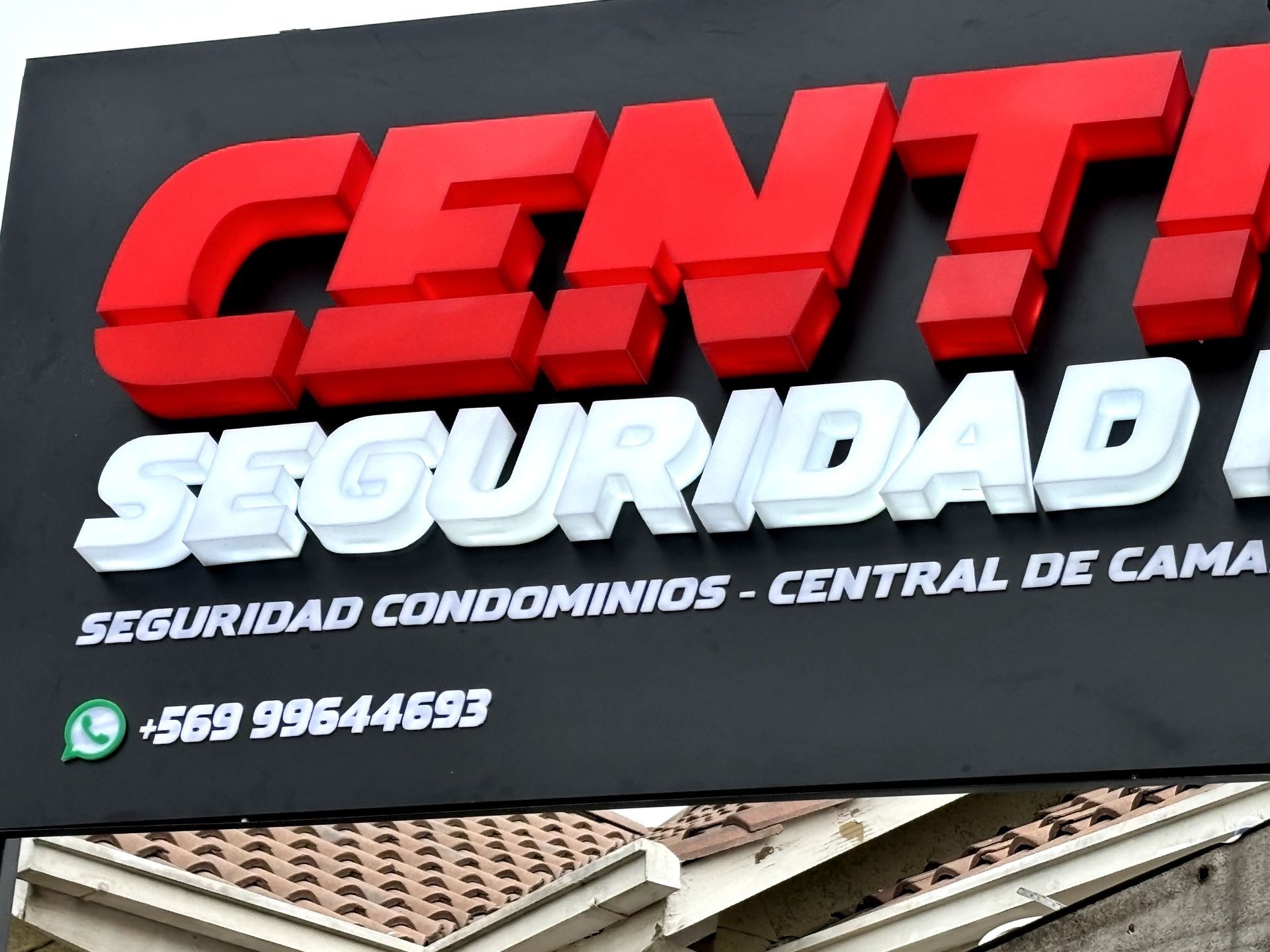 logo rojo con blanco