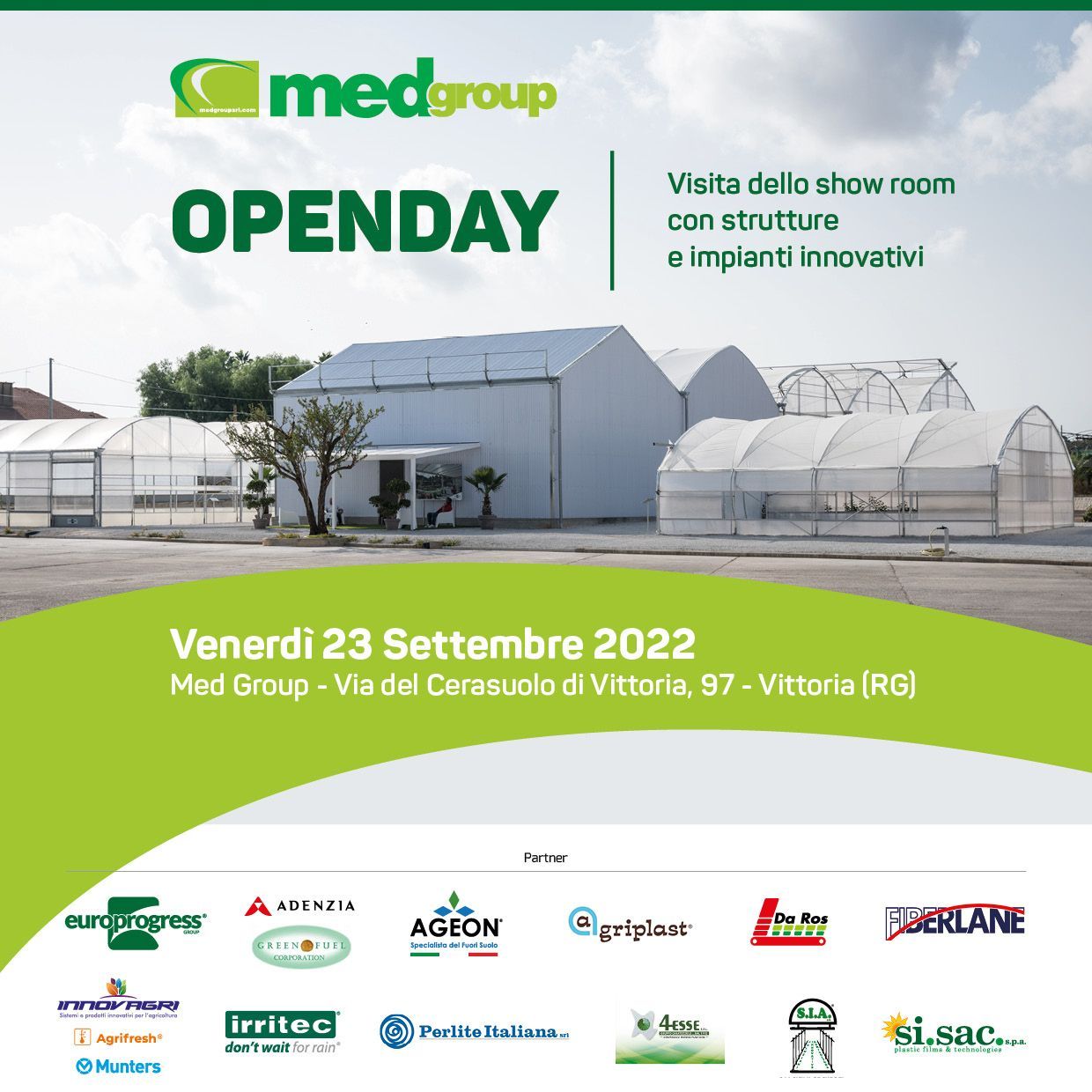 Locandina dell'Open Day di Med Group con gazebo bianchi, dettagli verdi e data: venerdì 23 settembre 2022.