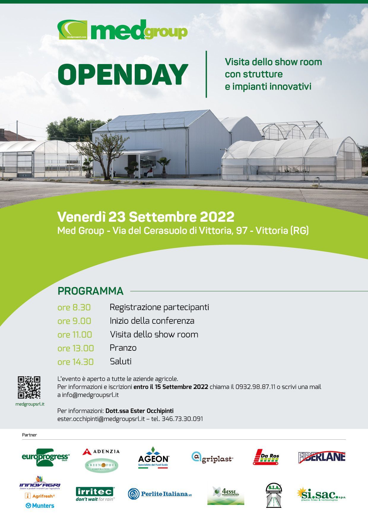 Locandina dell'OPENDAY del Med Group con serre bianche, dettagli verdi, data dell'evento e programma.