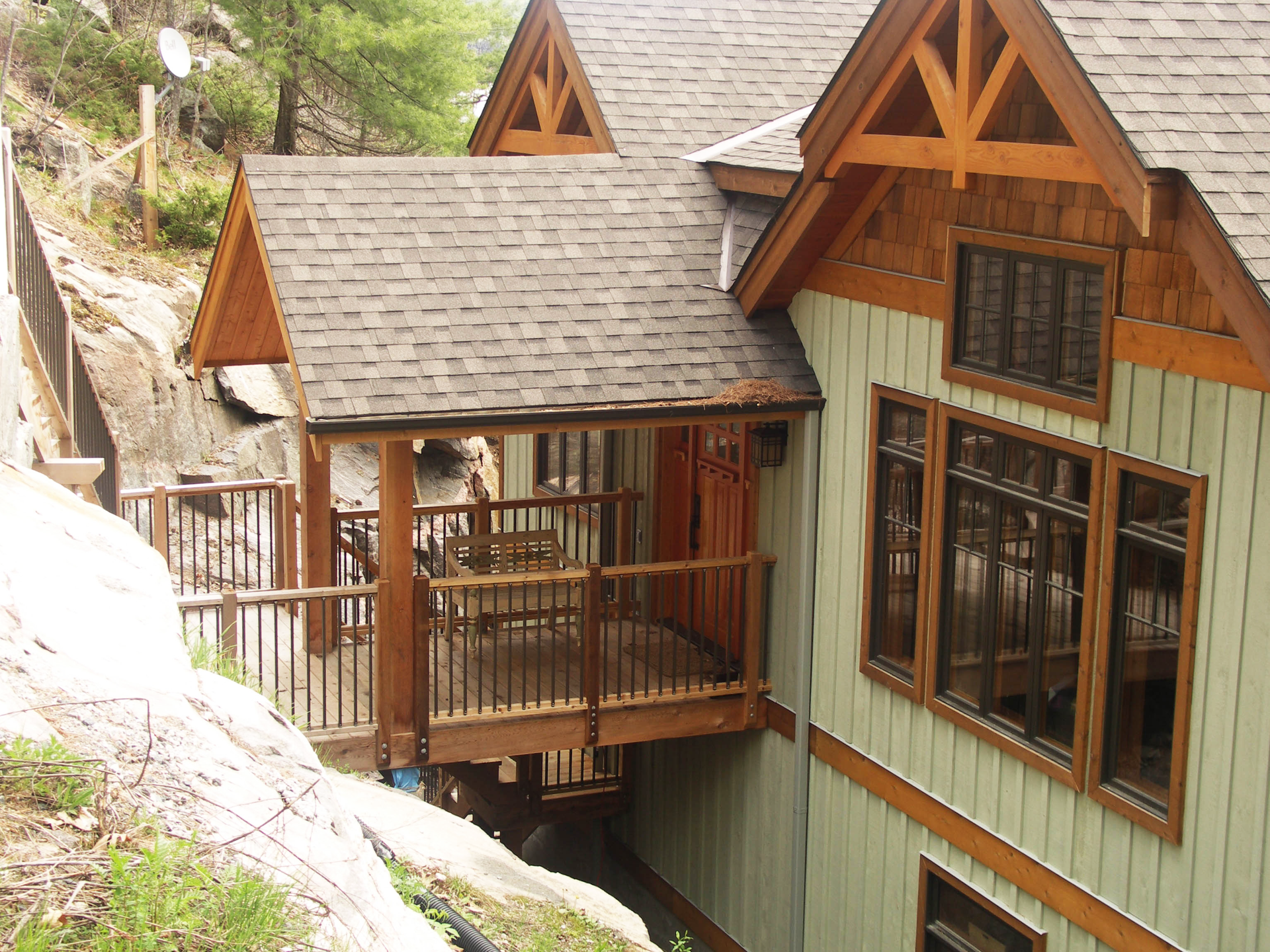 Muskoka Cottage built on a Rock Cliff