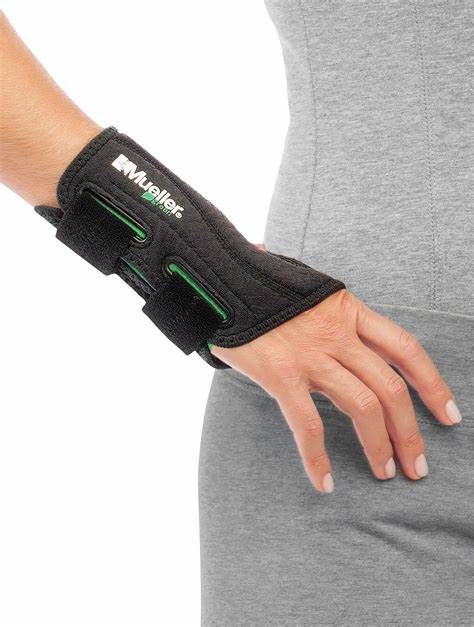 MUELLER  (USA) GREEN FITTED WRIST BRACE