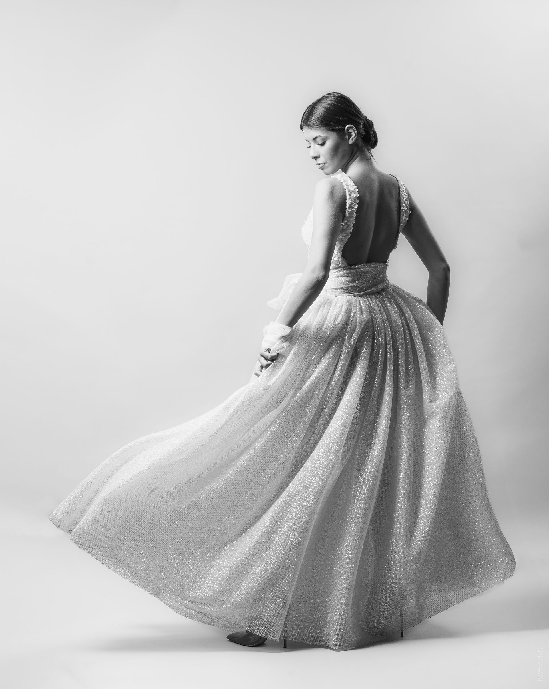 ABITO DA SPOSA SARTORIALI MADE IN ITALY HAND MADE SETA PAILLETES PIZZICOLLEZIONE 2023