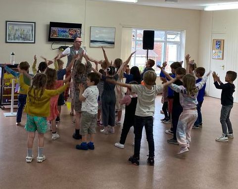 childrens party entertainment in cheshire