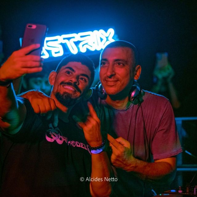 SHARKODELIC: foto