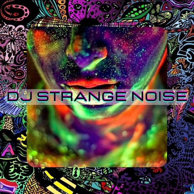 STRANGE NOISE: foto 1
