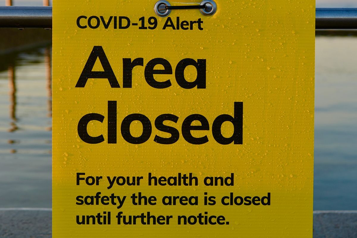 pool safety sign that the area is closed