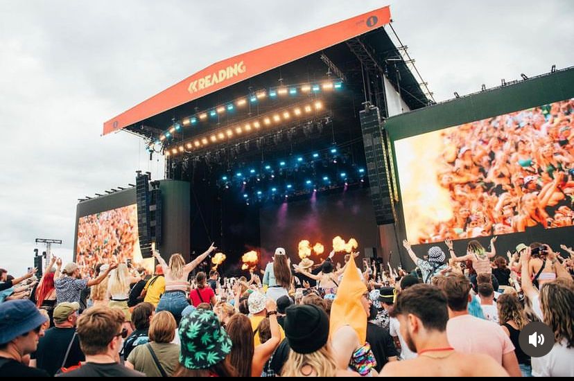 HLB Signs - sign design services - Reading Festival 
