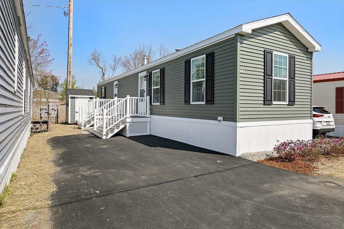 23 Brookwood Drive I Salem, NH