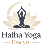 Logo di Hatha Yoga Evelyn con figura in meditazione, loto e dettagli beige.