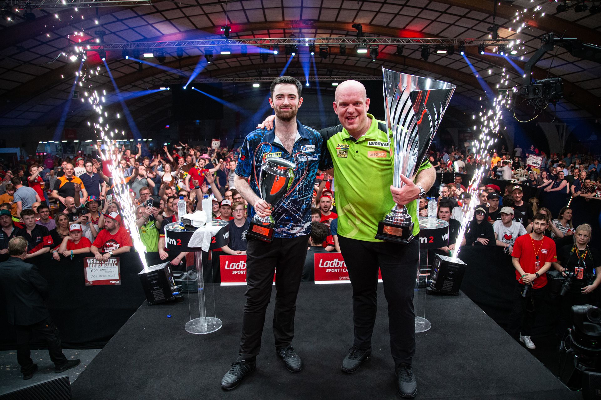gallery-match-used-signed-darts-memorabilia