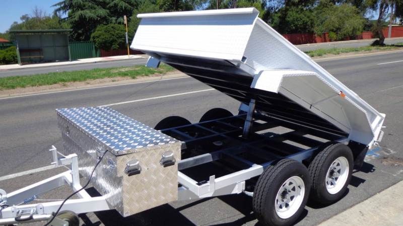 A White Trailer With A Silver Box On The Side Of It - Voyager Trailers in Yarrawonga, NT
