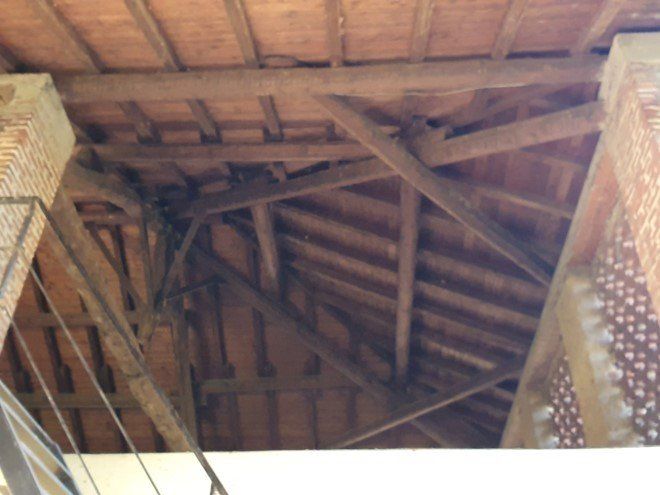 Strutture tetti in legno e tegole