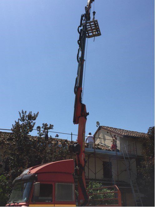 gru per rifacimento tetti a Pavia