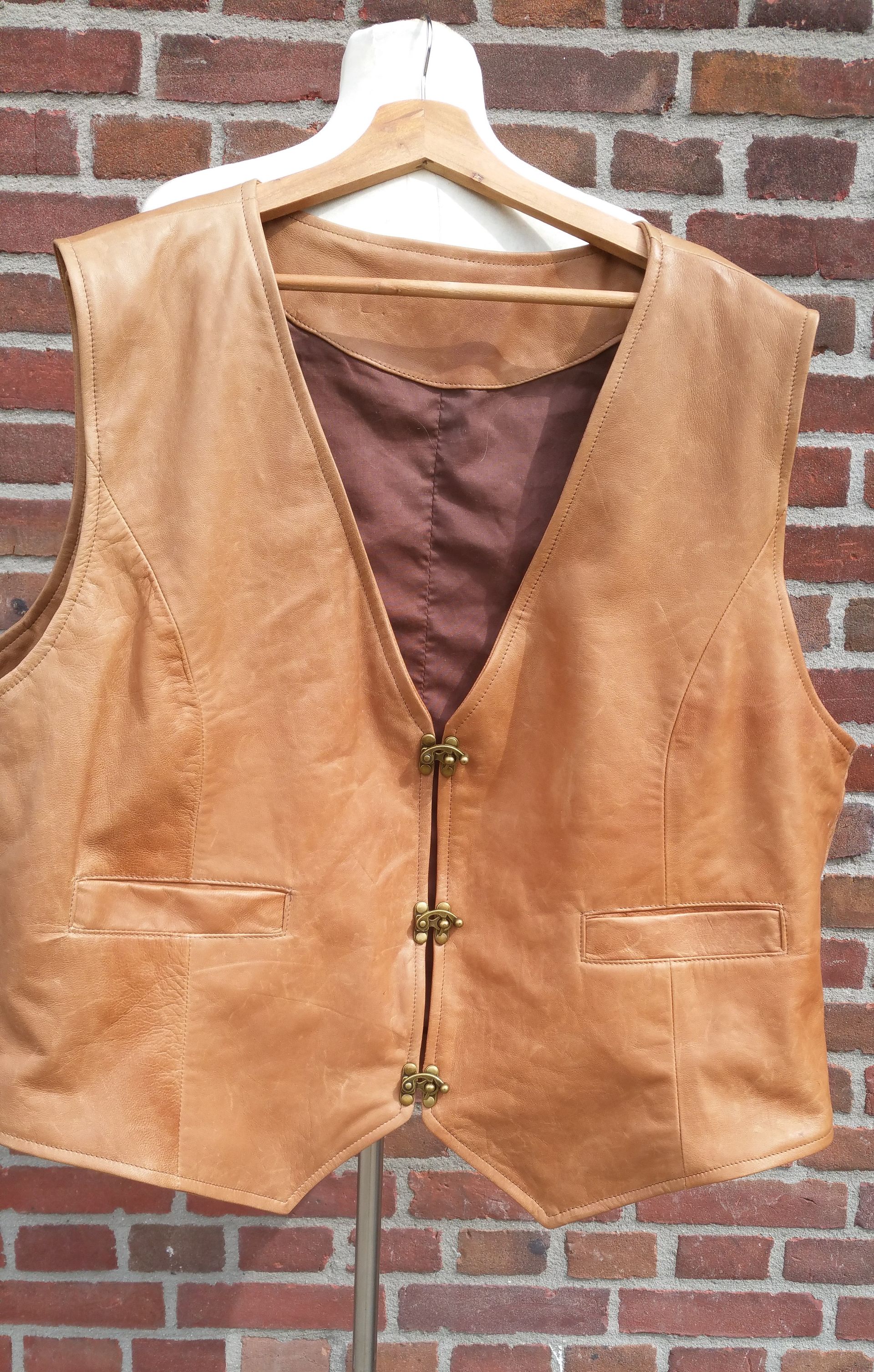 Grote maat leren gilet