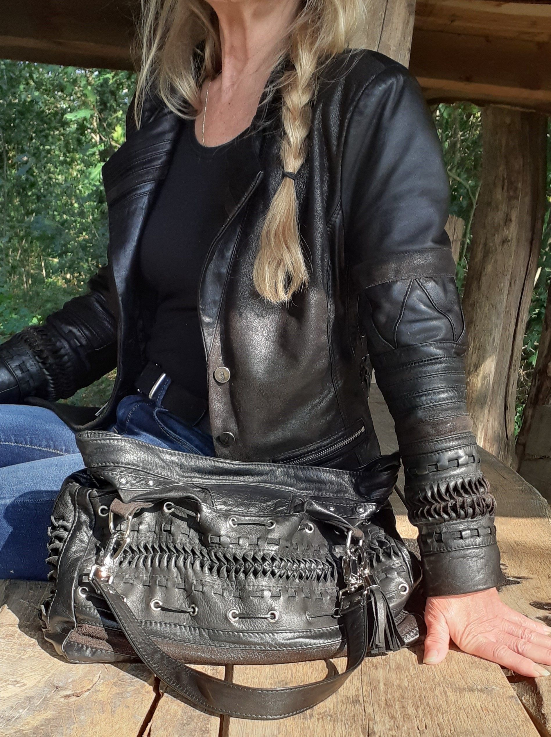 Zwarte stoere jack met ritsen