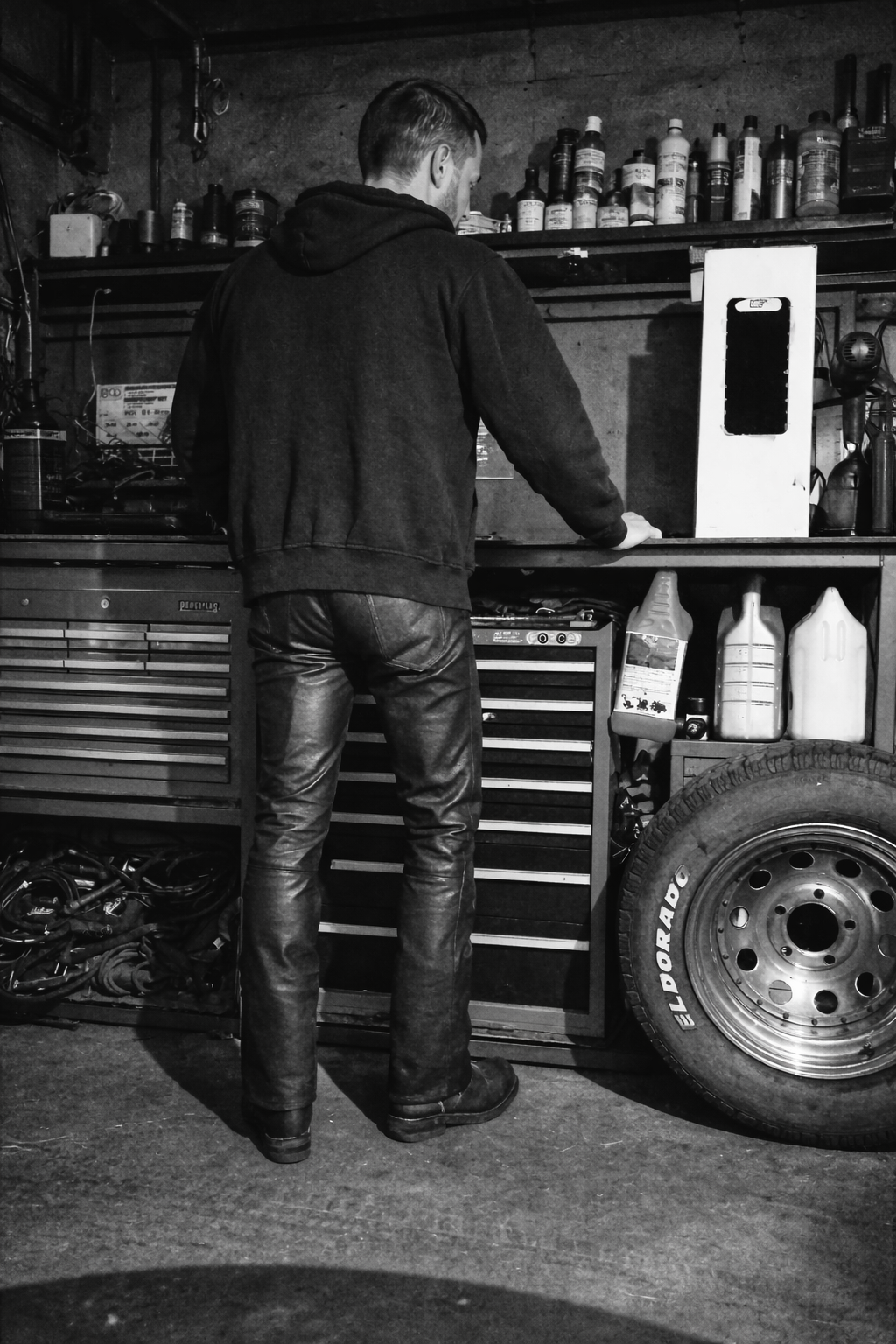 Zwarte leren broek straight model