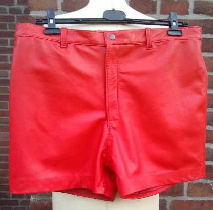 Rode leren korte broek