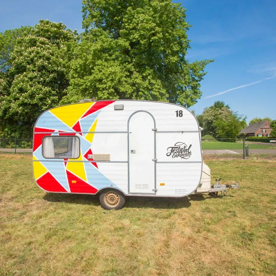 Festivalcaravan 18 voorkant
