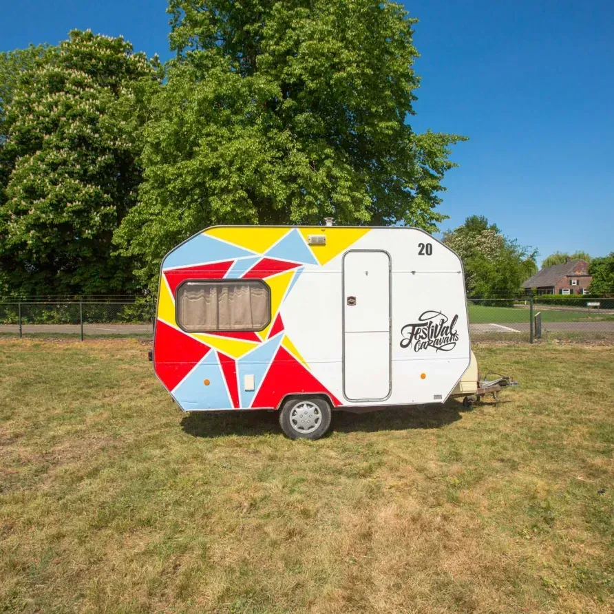 Festivalcaravan 20 voorkant