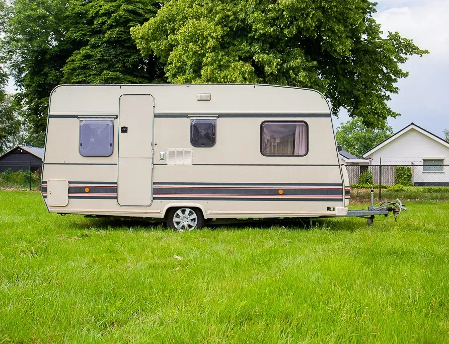 Festivalcaravan 30 voorkant