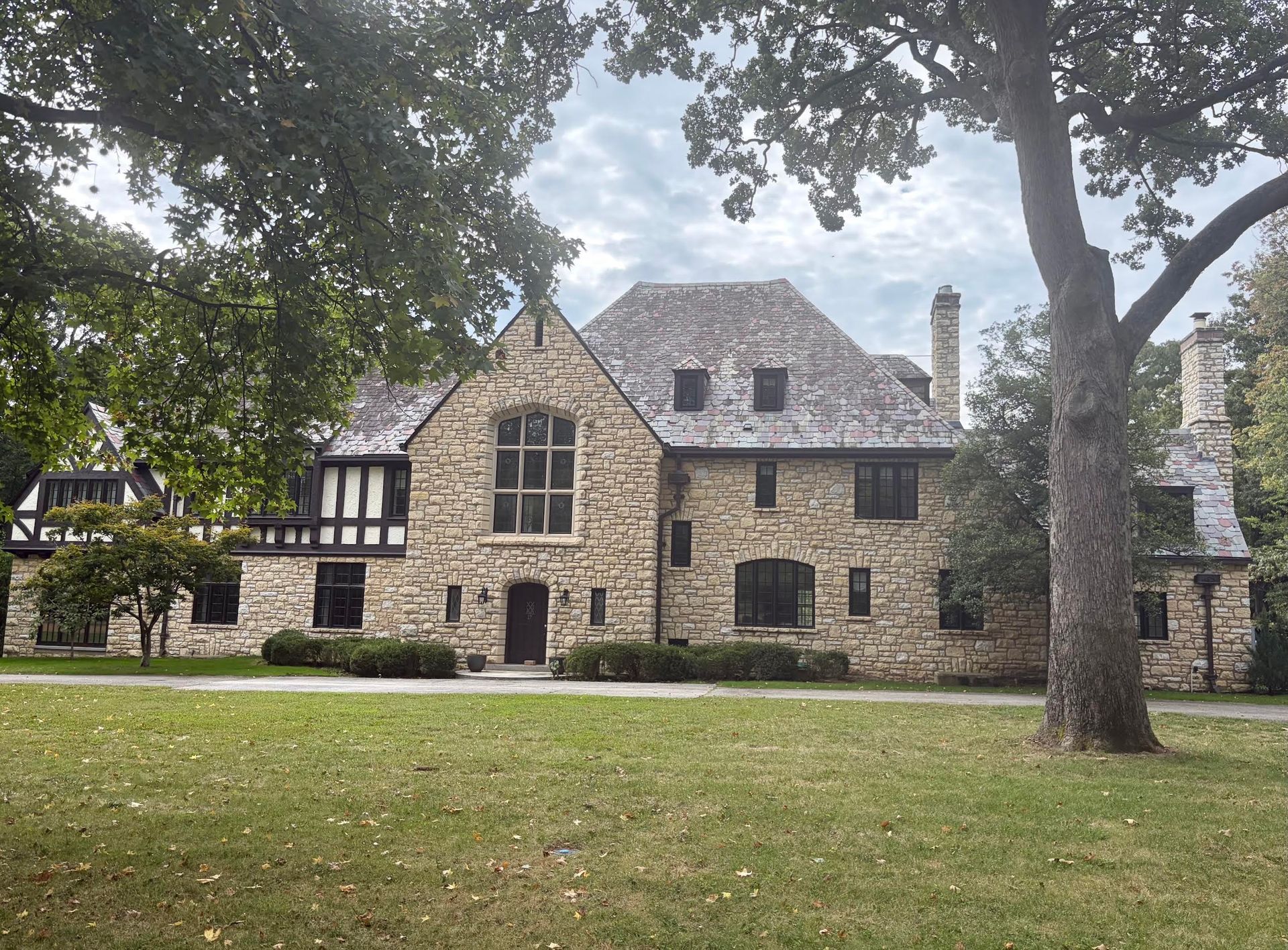 Stone masonry repairs in St. Louis, MO.