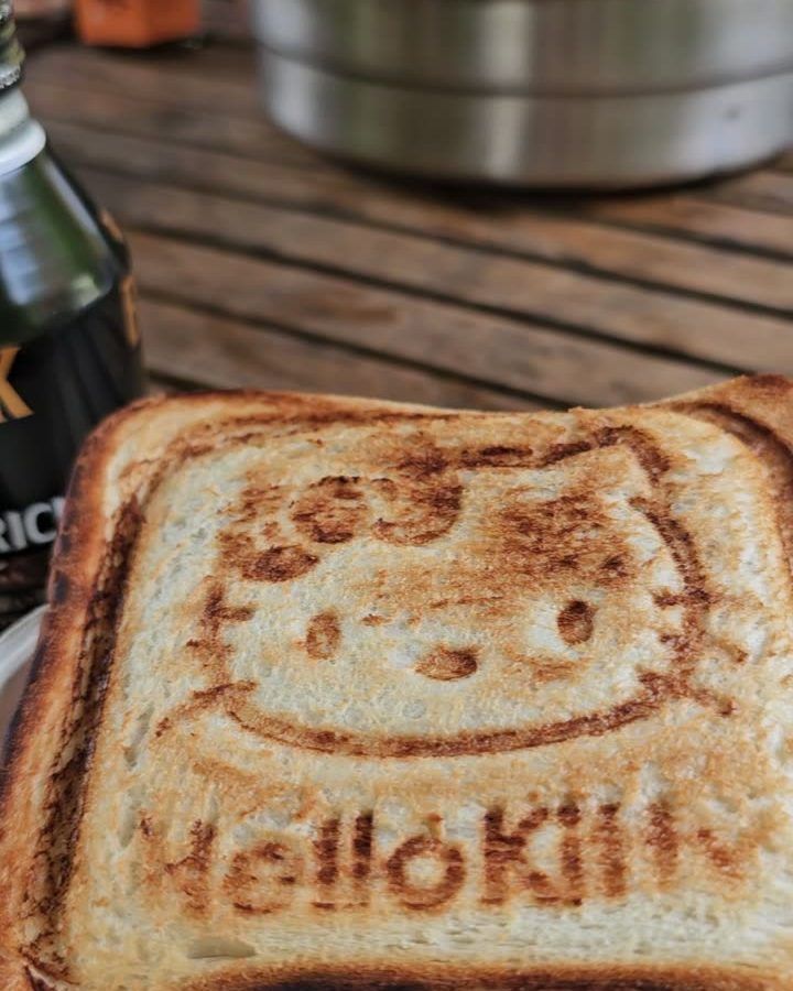 Hello Kitty 熱壓吐司早餐