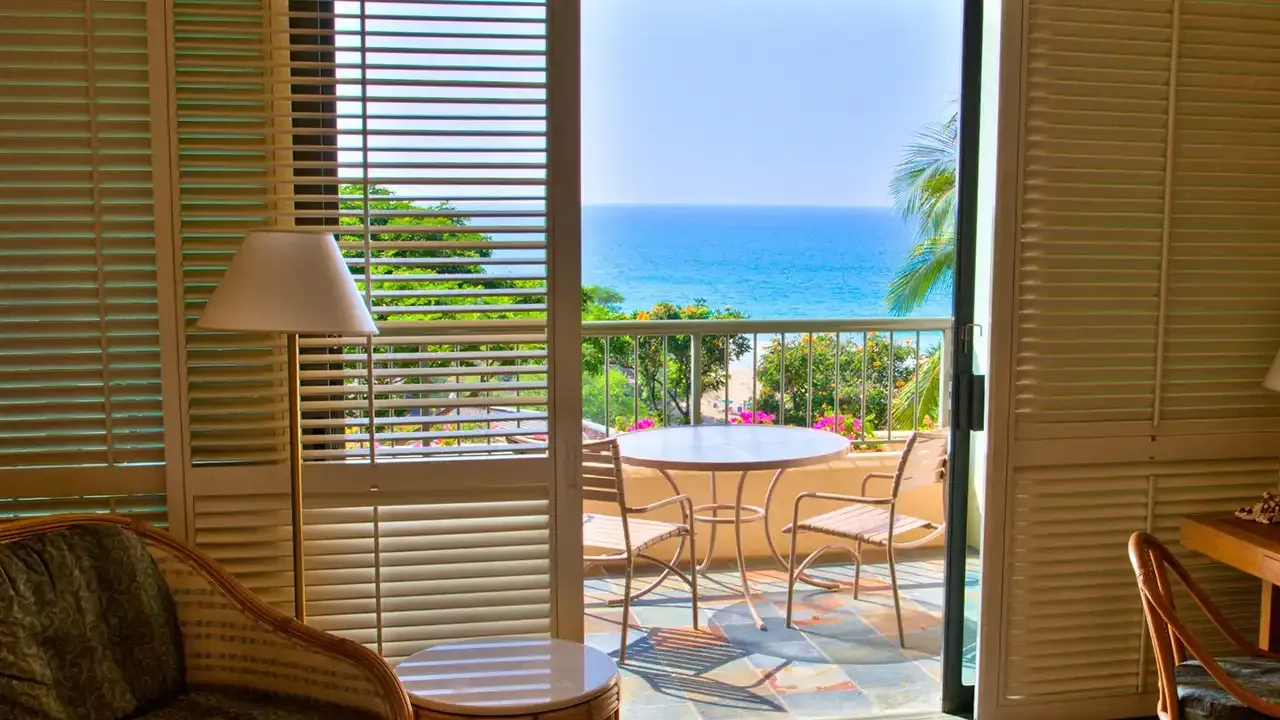 Looking for a beachfront hotel in Hawaii? Let This Week Hawaii help.