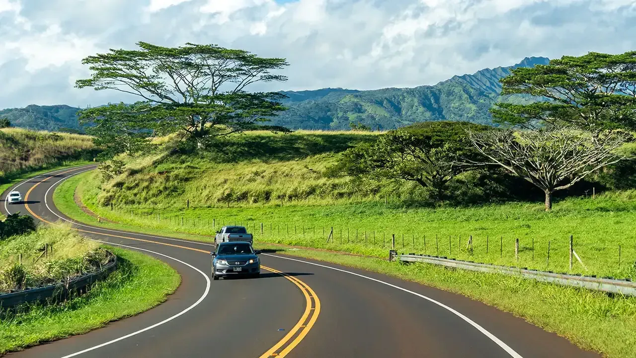 What should you know about renting a car in Hawaii?