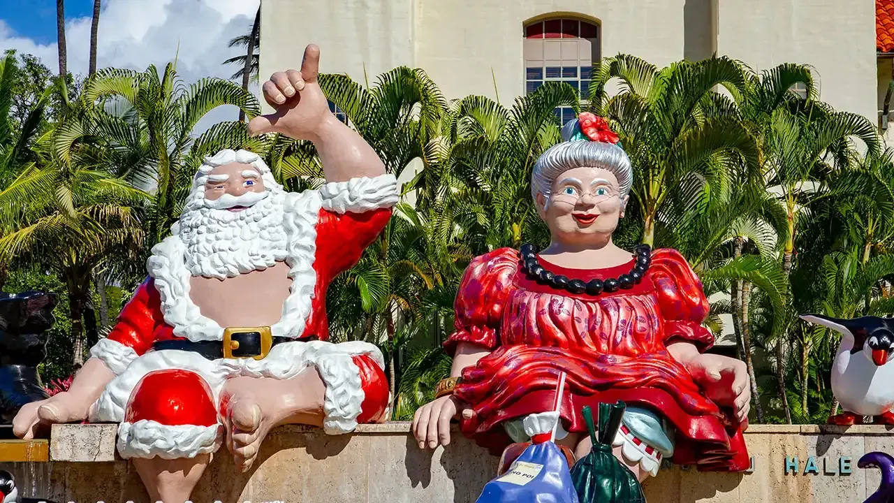 Discover what makes the Holiday's special in Hawaii with This Week Hawaii.