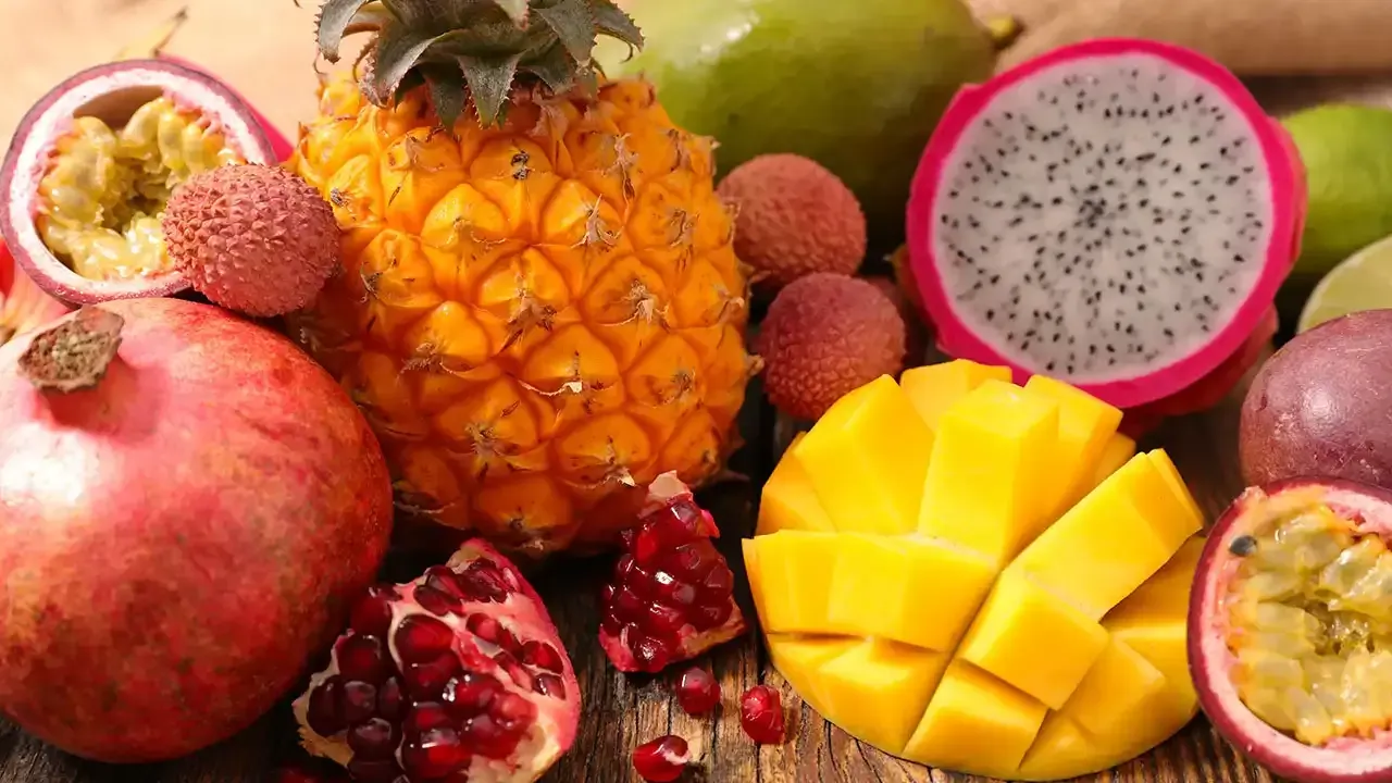 Discover the best tropical fruit flavors for Hawaiian save ice.