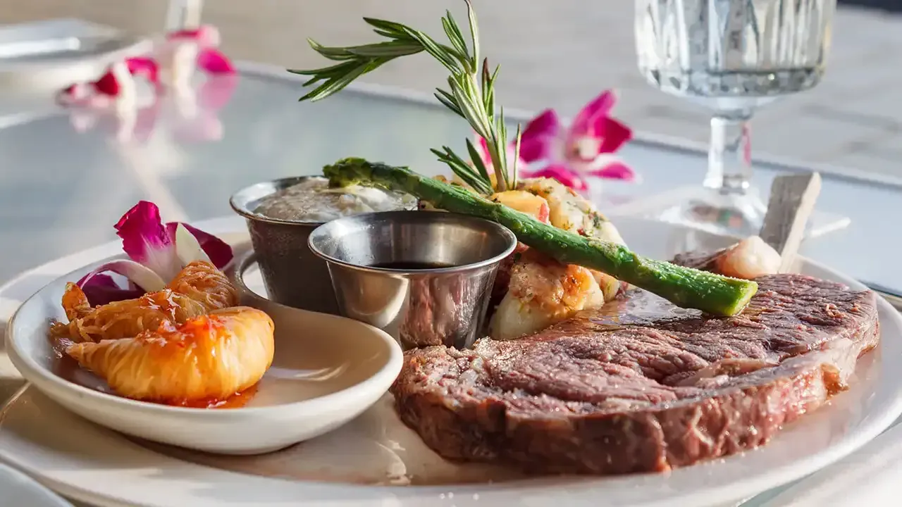 Discover some of the best fine dining options across the Hawaiian Islands with This Week Hawaii.