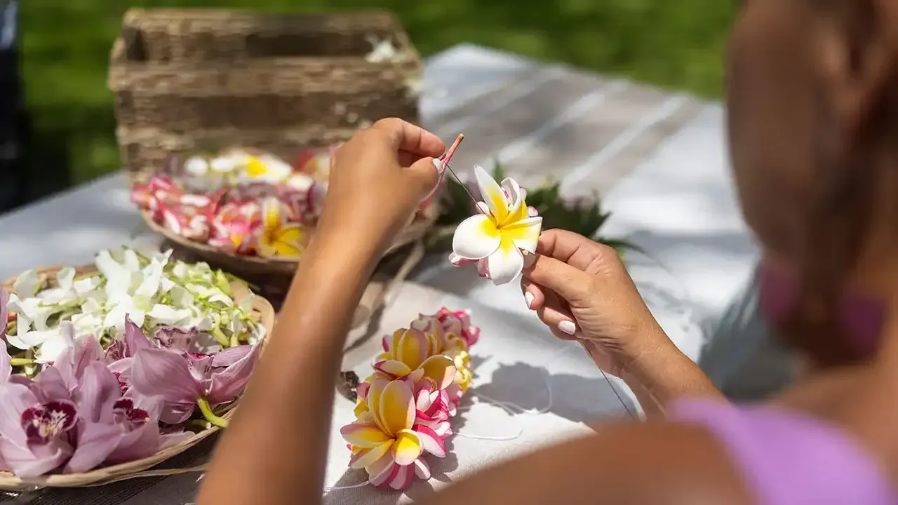 Discover Hawaiian Lei making with This Week Hawaii.
