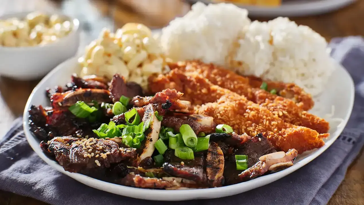 This Week Hawaii explores the unique flavors that make up Hawaiian cuisine.