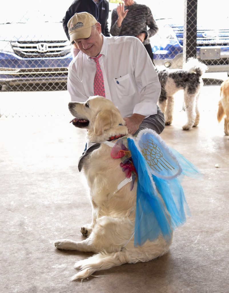 Last minute instructions between Chip and our lead Pegasus ( Barron)