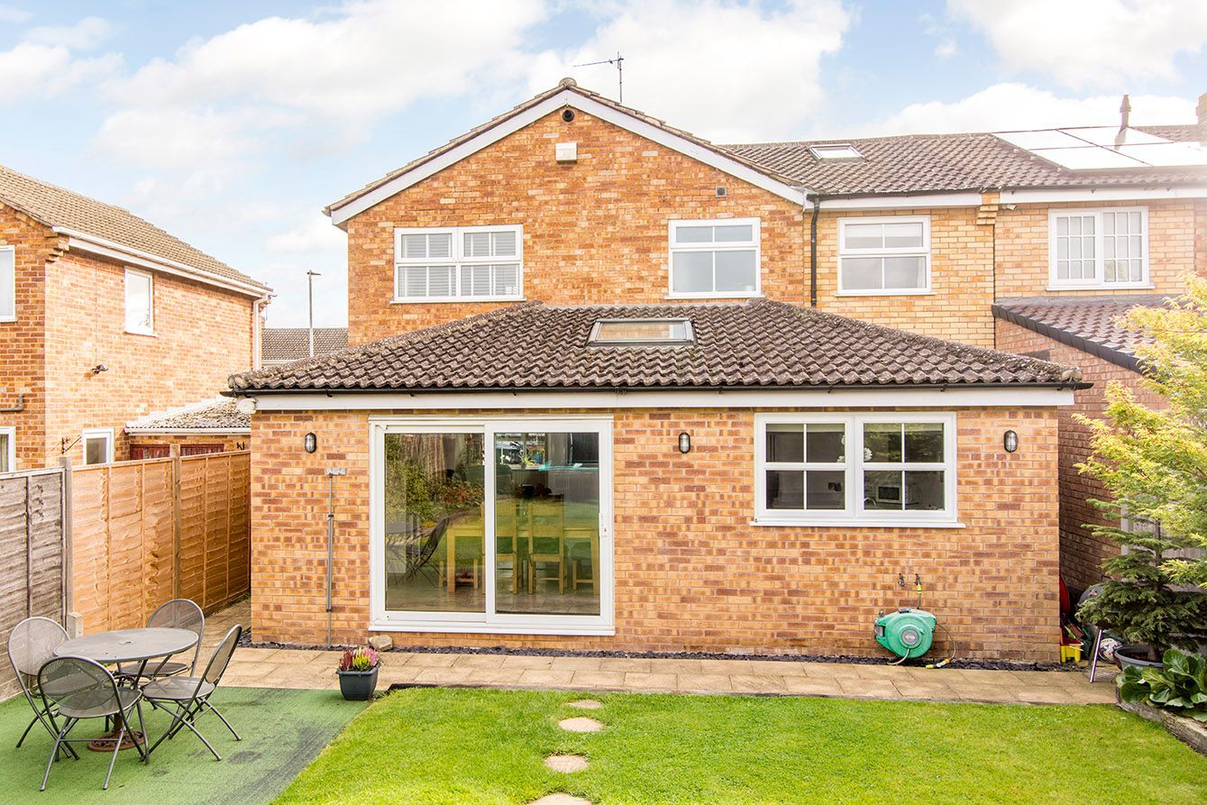 Harborough Estate Agents | For Sale Cromwell Crescent LE16