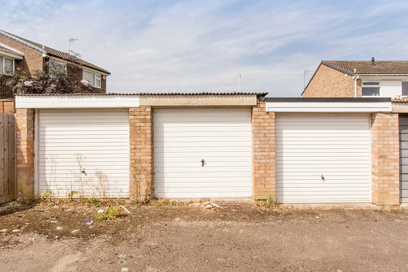 House For Sale in Hopton Fields Market Harborough LE16