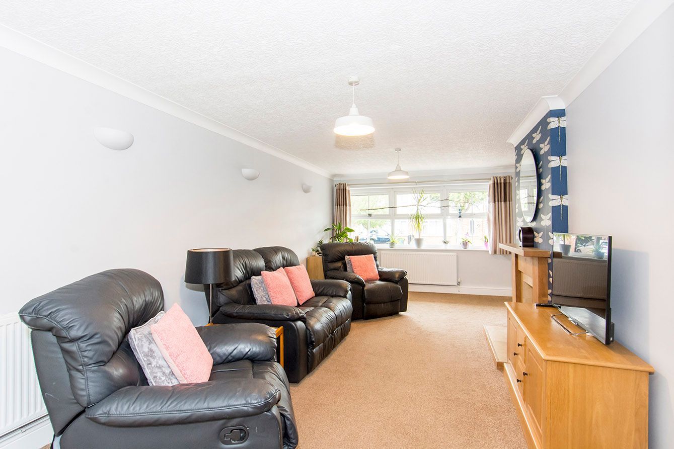 Market Harborough Estate Agents Cromwell Crescent LE16