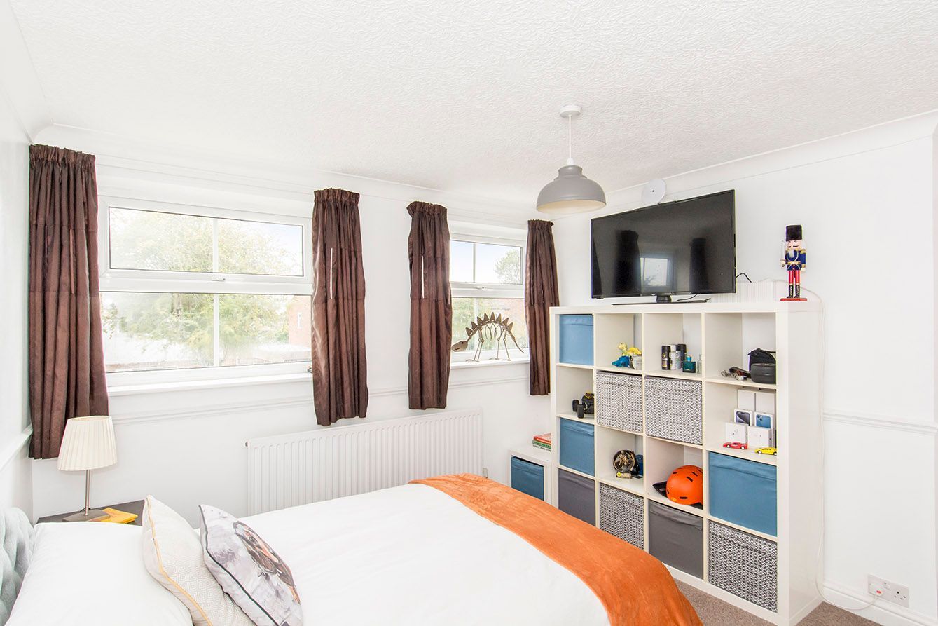 Best Estate Agents in Market Harborough For sale in Cromwell Crescent LE16