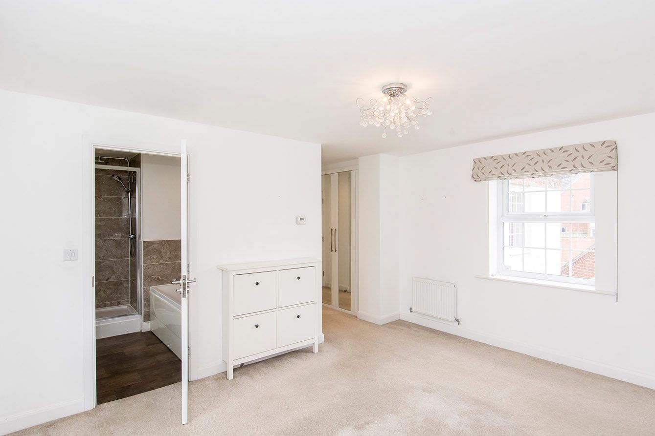 Best Estate Agent in LE16 For sale in Limner Street LE16