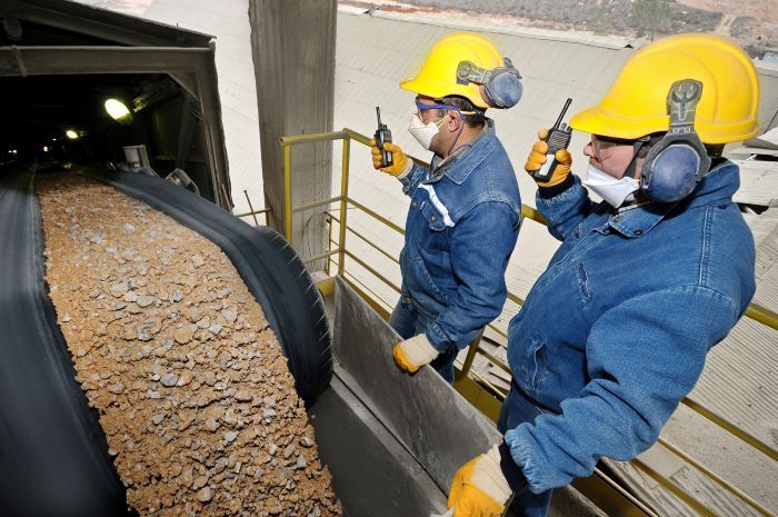 material build-up in silo