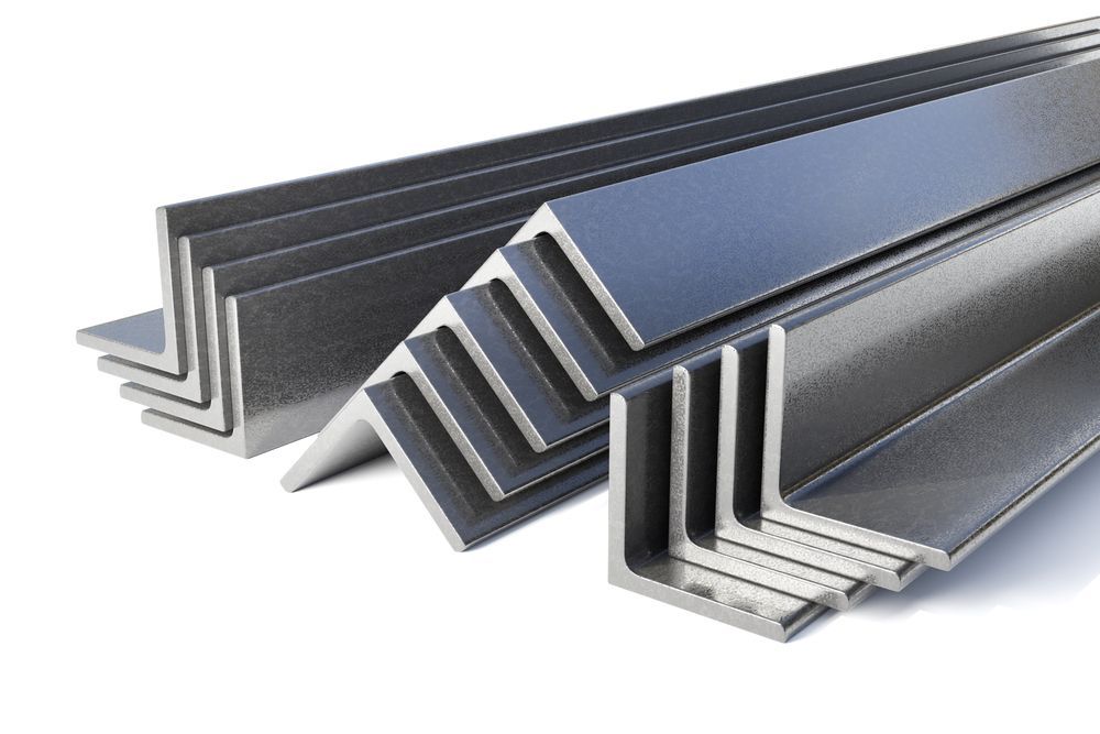 Metal angle bars, stacked, varying sizes and thicknesses, arranged on white background.