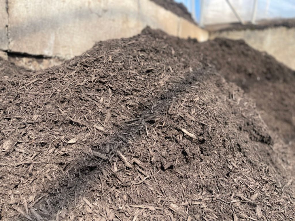 Landscape Material Delivery Mulch & Topsoil West Hartford, CT