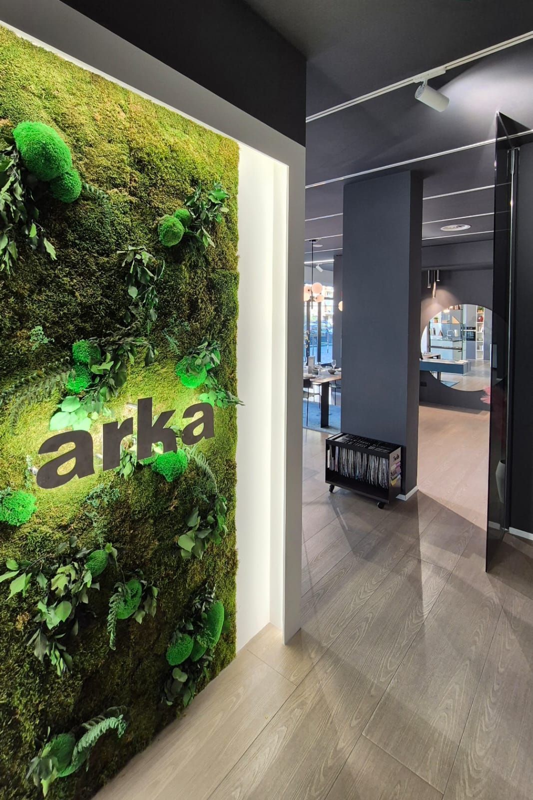 interno di Arka Design - negozio di mobili a Ravenna