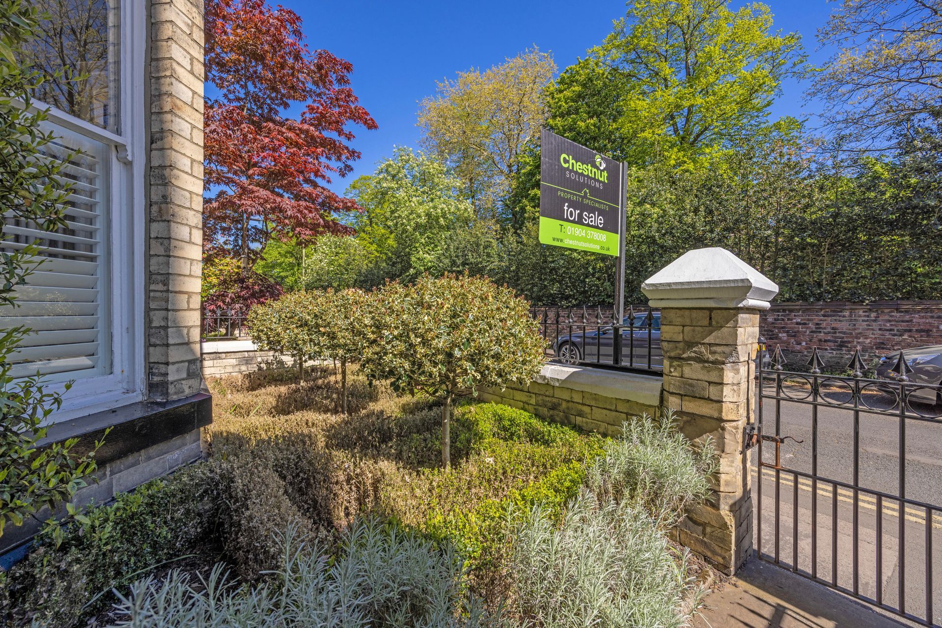 Steps in the UK property sale process from offer to completion