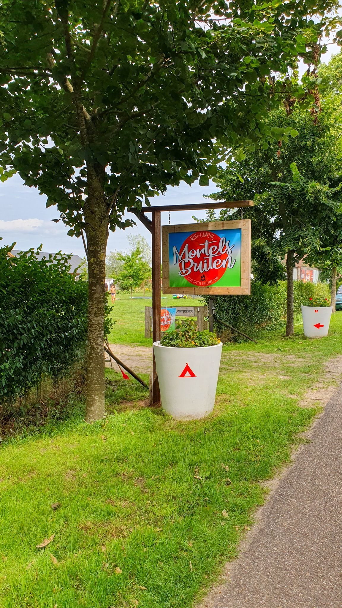 Ingang van de camping