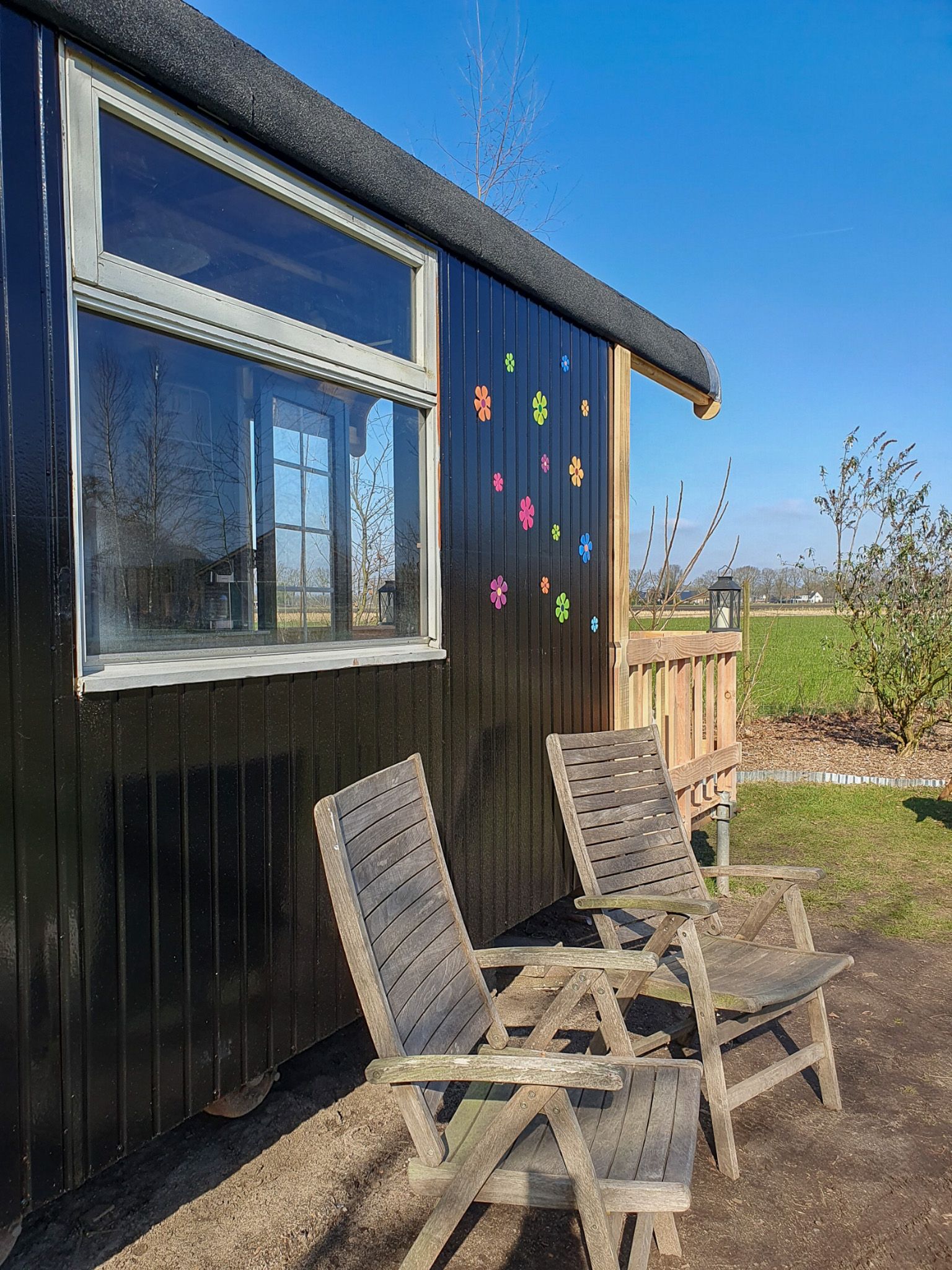 Pipowagen Mortels Buiten