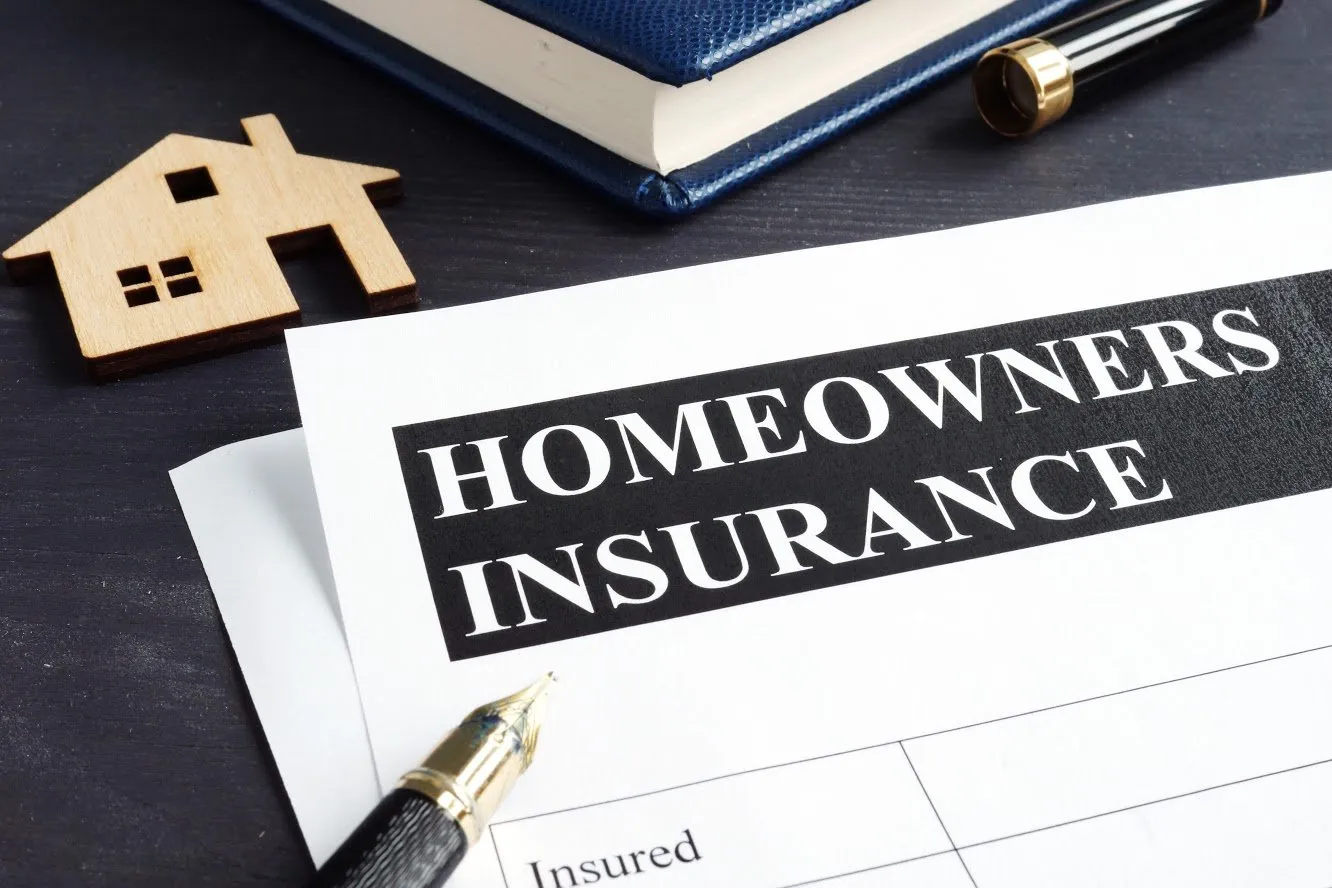 Homeowners Insurance Text With Small House | Omaha, NE | Accredited Insurance Group