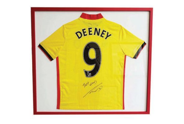 custom memorabilia framing Fulham.