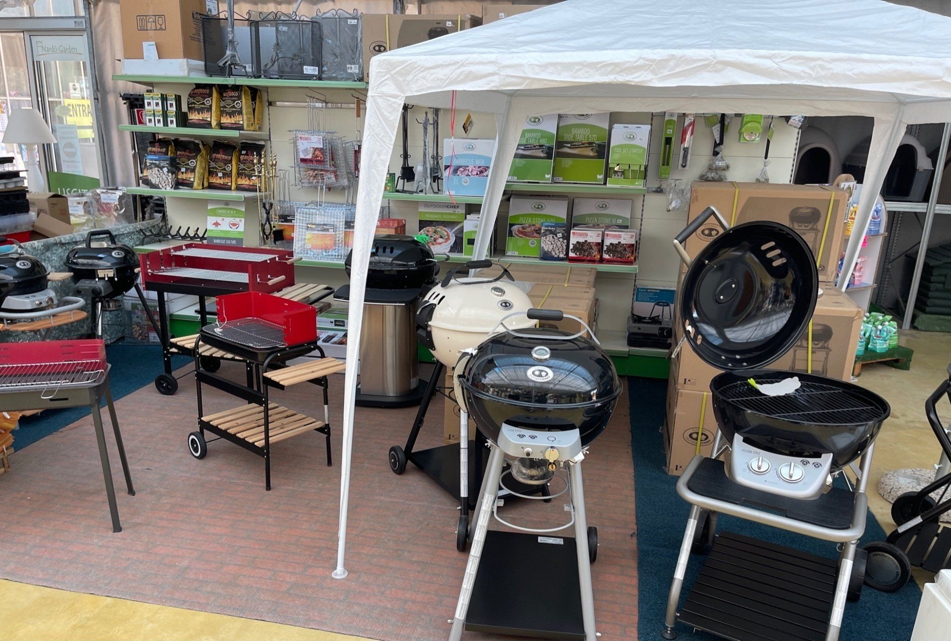 barbecue, gazebo e articoli da giardino
